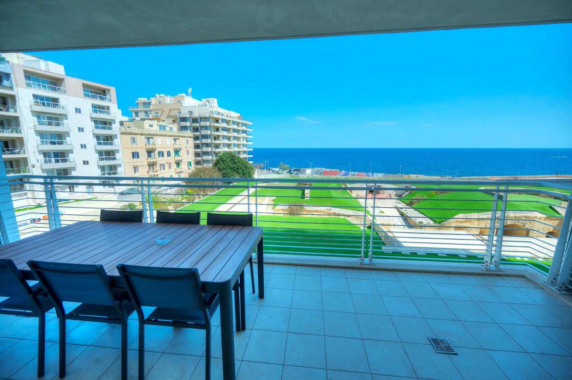 Fort Cambridge Apartments Sliema Exteriör bild