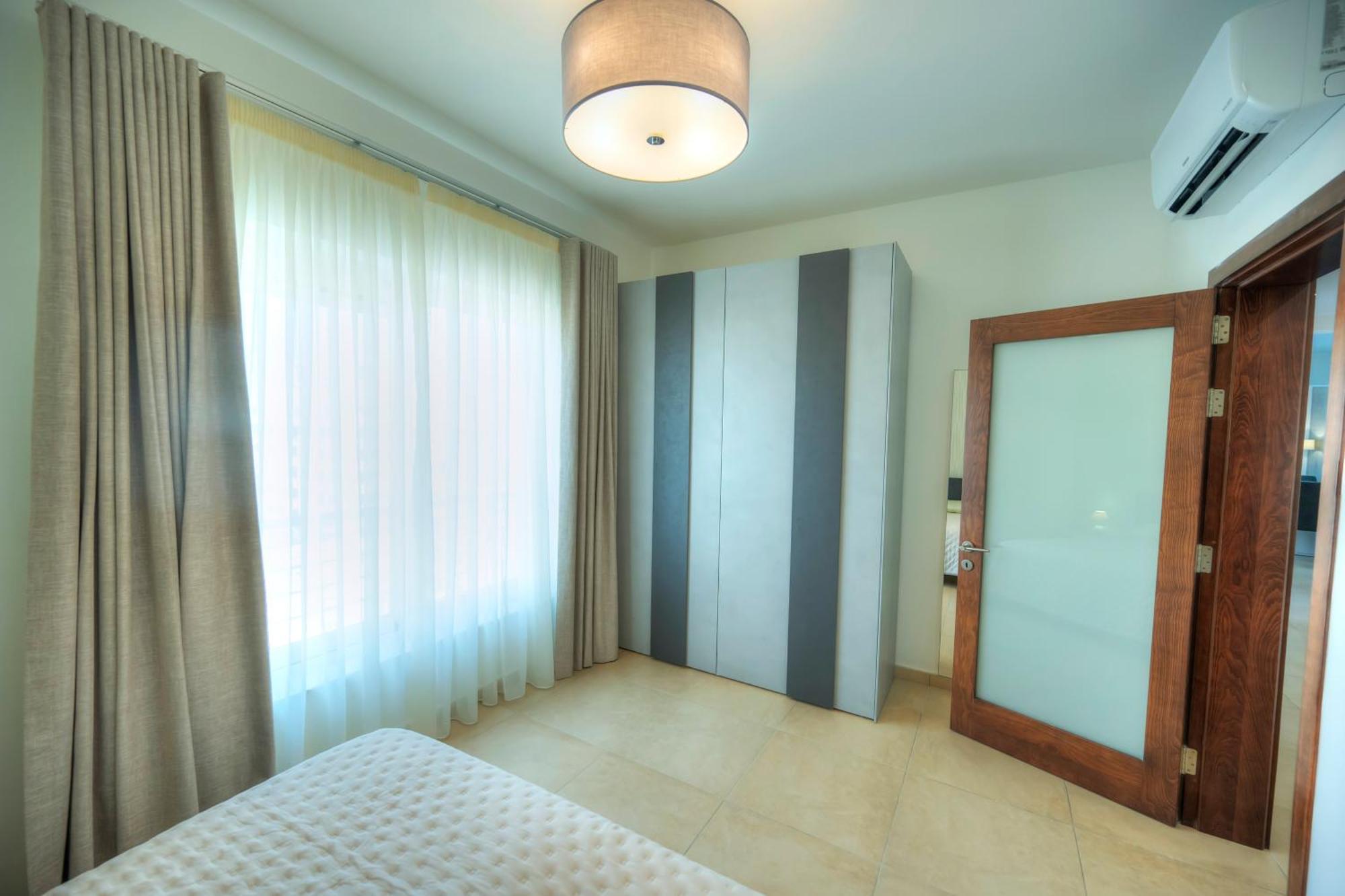 Fort Cambridge Apartments Sliema Exteriör bild